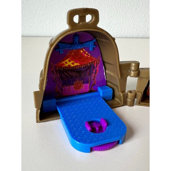 Vintage Polly Pocket Disney Hunchback of Notre Dame Locket with 1 Figure - Picture 3 of 7